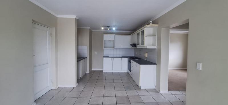 2 Bedroom Property for Sale in Whispering Pines Western Cape